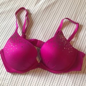 Victoria’s Secret bra 34C